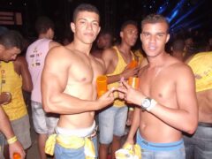 Oktober 10 Anos